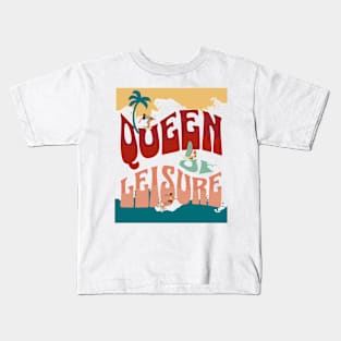 Groovy Retro "Queen Of Leisure" Retirement Summer Kids T-Shirt